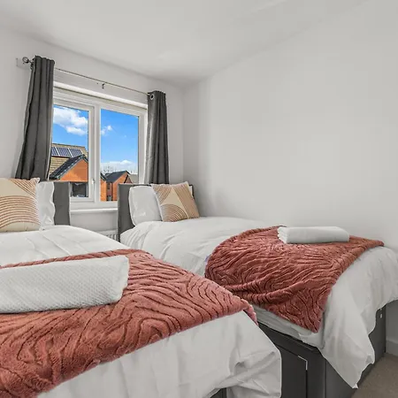 Large Family House With Free Parking - 3 Bedrooms 6 Beds Feriehus Manchester