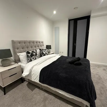 Apartment Luxury 1 Bed Near Victoria *