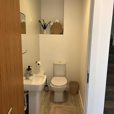 Stylish 2-bed In Salford By Stayfolk, Duplex Layout - Sleeps 4 Manchester