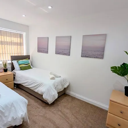 Charming Townhome Retreat, Close To