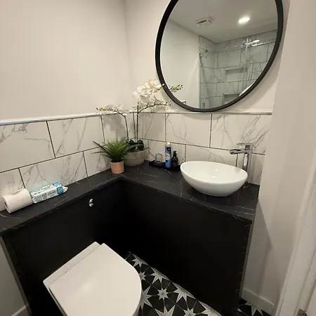 Appartement Lux Private Entrance 1 Bed - Free Parking - Ideal For Coop Live, Mcr Centre, Salford Royal Hospital & Buile Hill Mansion Wedding Venue *