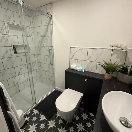 Appartement Lux Private Entrance 1 Bed - Free Parking - Ideal For Coop Live, Mcr Centre, Salford Royal Hospital & Buile Hill Mansion Wedding Venue *