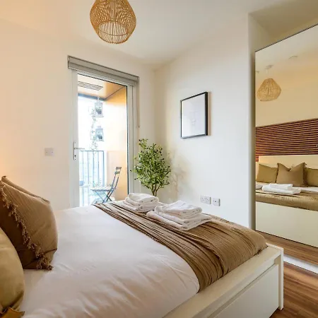 2-bedroom At Vibrant Salford Quays