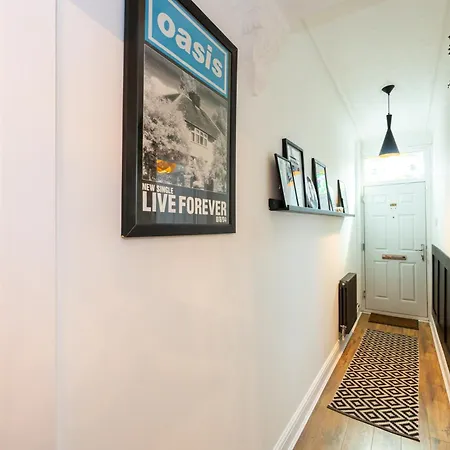 בית נופש Winslow House- Close To Coop Etihad & Free Parking מנצ'סטר