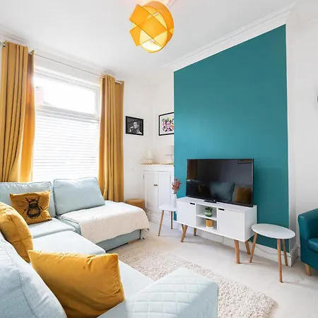 Semesterbostad Winslow House- Close To Coop Etihad & Free Parking Manchester