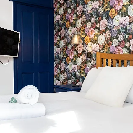 Winslow House- Close To Coop Etihad & Free Parking