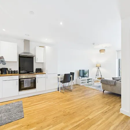 New! 1br In Media *