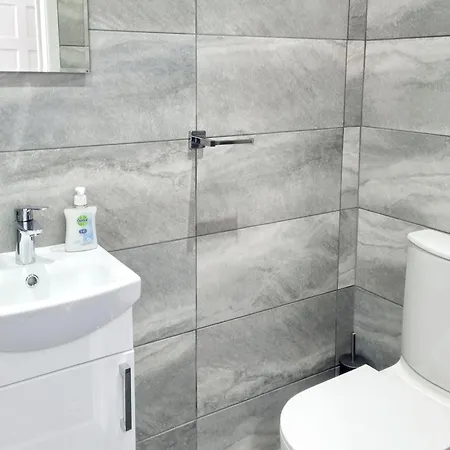 Cowesby Co-living - Private Self-cater بيت للعطل مانشستر