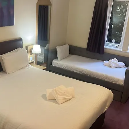 V Manchester Hotel