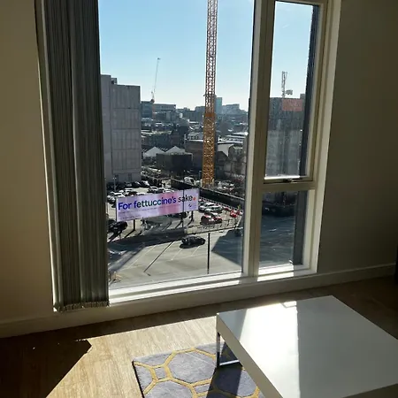 Apartment Stylish 2 Bedroom Centre