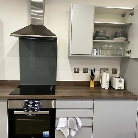 Stylish 2 Bedroom Centre *