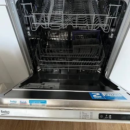 Stylish 2 Bedroom Centre