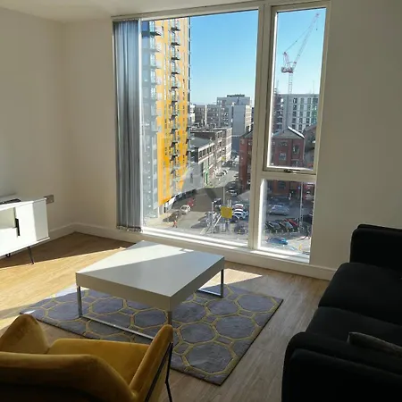 Apartment Stylish 2 Bedroom Centre *