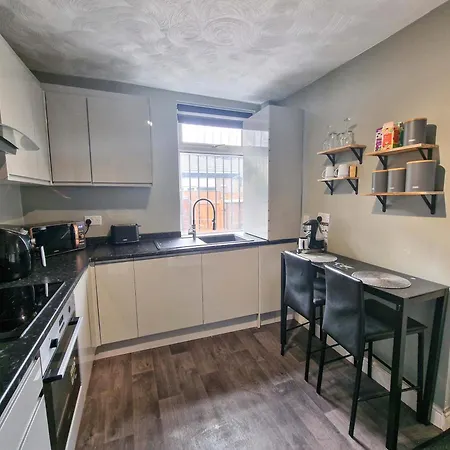 Cosy & Stylish 3-bedroom Near Etihad Stadium & Coop Live Arena, Perfect For 8 Guests Holiday home Manchester