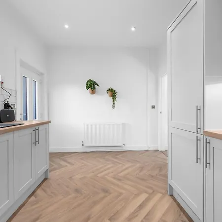 Vakantiehuis Modern Prestwich Near Heaton Park & Links Manchester