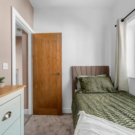 Vakantiehuis Modern Prestwich Near Heaton Park & Links Manchester
