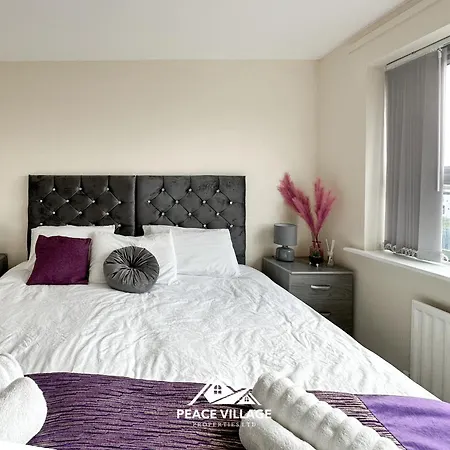 Holiday home Ashton Co-living - Private Self-cater Manchester