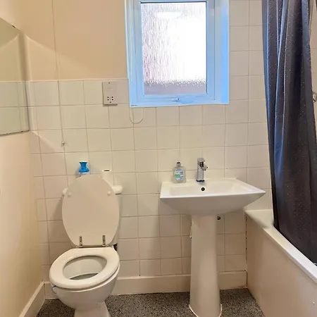 Double Near Trafford Centre * Manchester