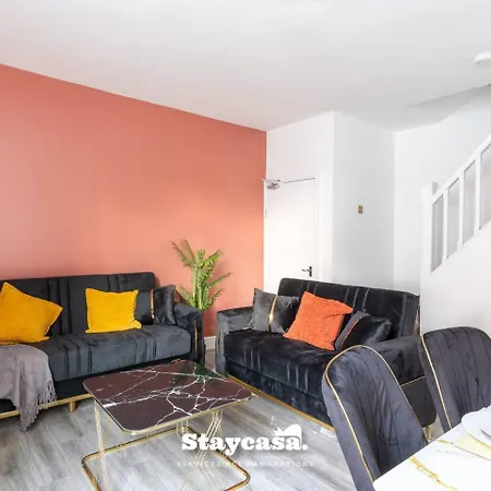 Modern 5-bed Haven Near Centre *