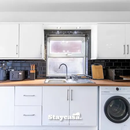 Modern 5-bed Haven Near Centre * Manchester