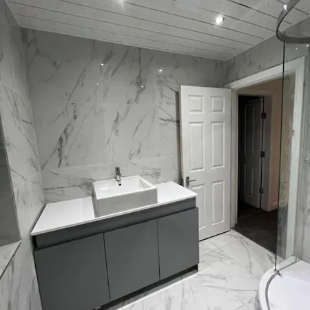 Oyo The Pleasant House