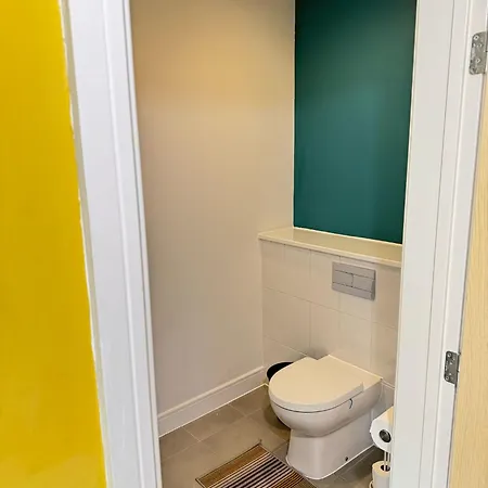 Spacious 4bd 3bt - Etihad - Coop - Pool Table - Free Parking *
