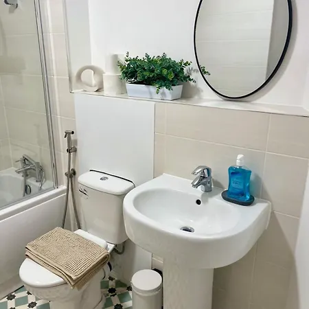 アパート Chic 2-bed Flat - Coop Live & Ethiad マンチェスター