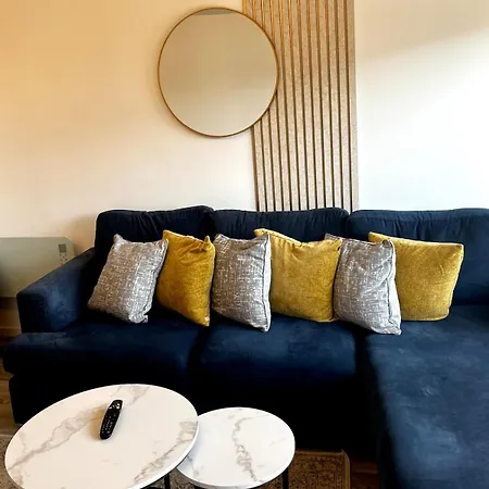 Chic 2-bed Flat - Coop Live & Ethiad アパート