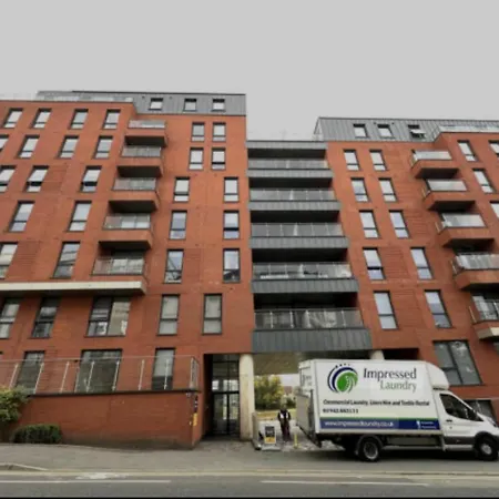 With Private Bathroom Not Ensuite In Shared Flat Near Centre