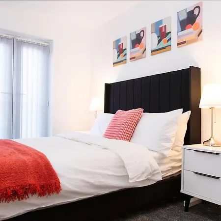 Apartamento Bright & Luxurious With Garden