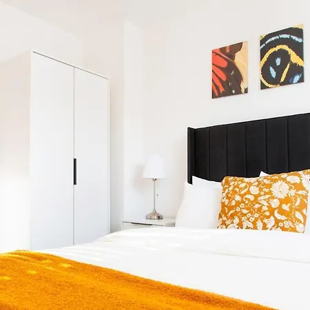 Bright & Luxurious With Garden Apartamento *