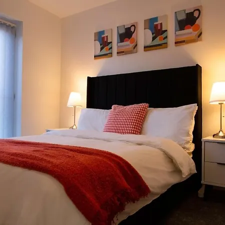 Bright & Luxurious With Garden *