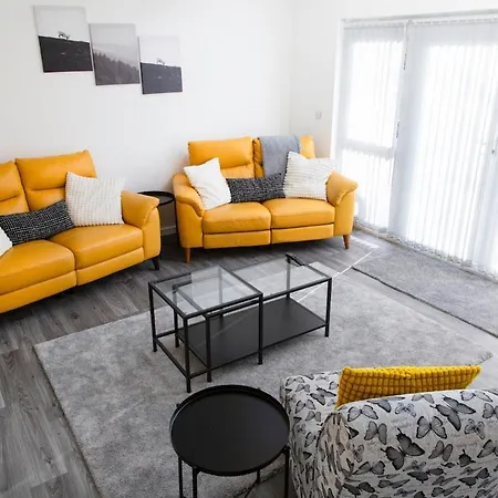 Apartamento Bright & Luxurious With Garden