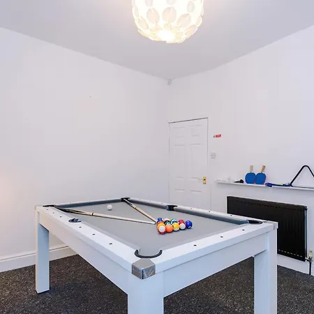 Stunning 3bedroom Home, Game Room, Free Parking, Fully Stocked, Sleeps 8 Lejlighed Manchester