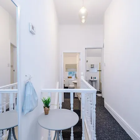 Lejlighed Stunning 3bedroom Home, Game Room, Free Parking, Fully Stocked, Sleeps 8