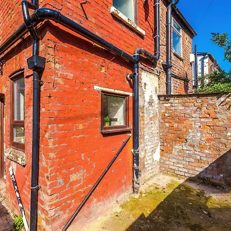 Incredible 4bedroom In Salford, Game Room, Free Parking, Smart Tv * Manchester