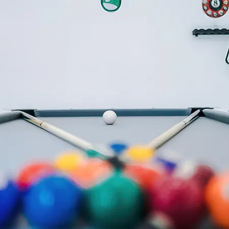 Incredible 4bedroom In Salford, Game Room, Free Parking, Smart Tv