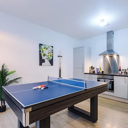 New, Luxe 2br, Manchester, Pool Table, Parking, Balcony, Ps4 Daire