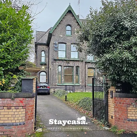 Whalley Range Hideaway 7mins To With Parking *