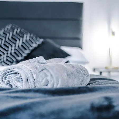 Casa de Férias Large 4 Bed House Sleeps 8 By Host A