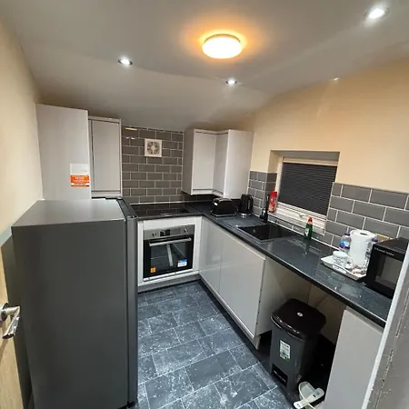 1 Bedroom Flat - Airport - 7 Mins To Man - Staycations & Business Stays! Apartment Manchester