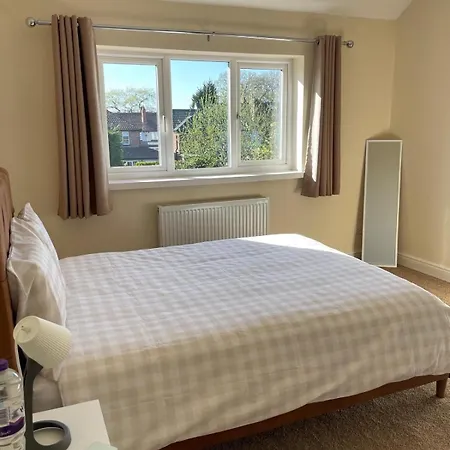 Semesterbostad Spacious 3 Bed With Driveway Manchester