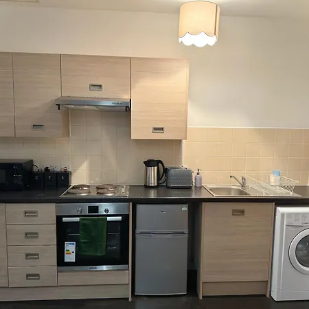 Lejlighed The Trafford Luxe , Garage Parking, Self Check-in Anytime - Perfect For Late Arrivals, Ultra- Fast Wi-fi, 5 Mins To Old Trafford Stadium *