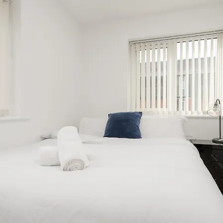 Spacious 4bd 3bt - Etihad - Coop - Pool Table - Free Parking Manchester