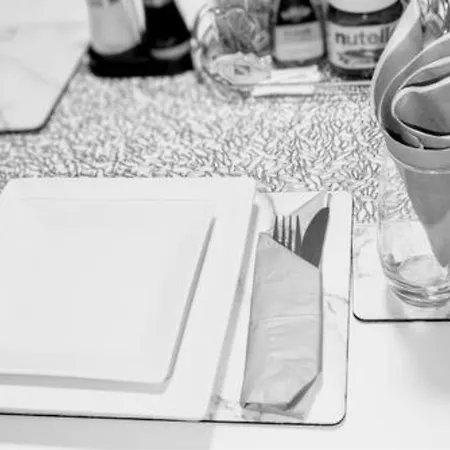 The Ruby Haven, Didsbury - 15mins To Airport - Opp The Christie's Nhs - Sleeps 5 아파트 *