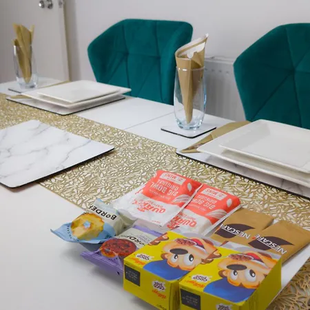The Ruby Haven, Didsbury - 15mins To Airport - Opp The Christie's Nhs - Sleeps 5 Lejlighed Manchester
