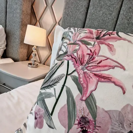 The Cosy Quarters - Popworks Apartment Manchester