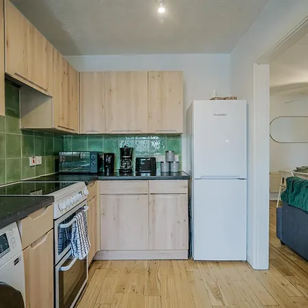 The Haus - A Serene Apartment Manchester