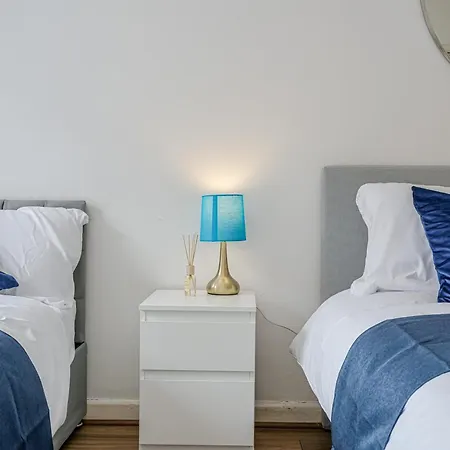 The Haus - A Serene Apartamento Mánchester