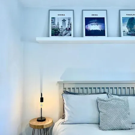 Beautiful 4-br! Outdoor Seating! 2 Free Parking! Sleep 9 Prázdninový dům *